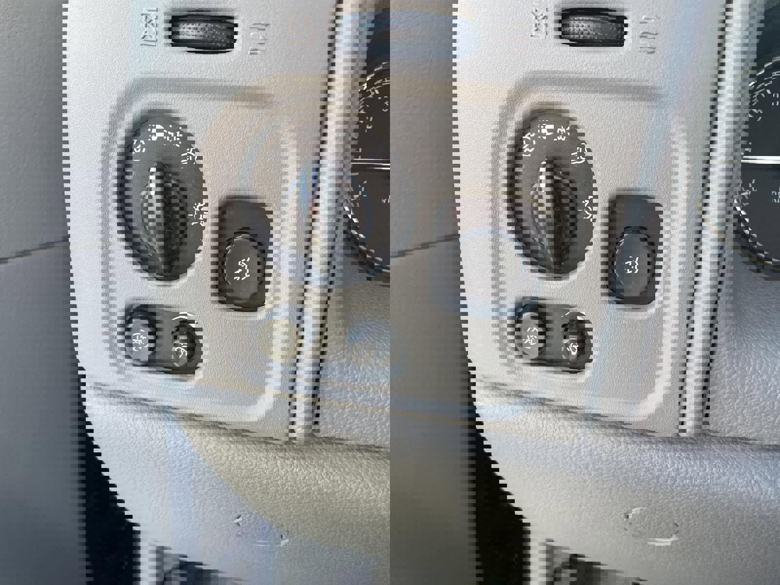 Used 2006 Buick Rainier CXL image 12