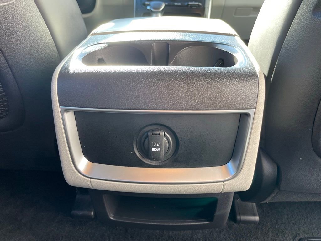 Used 2023 Kia Carnival LX image 37