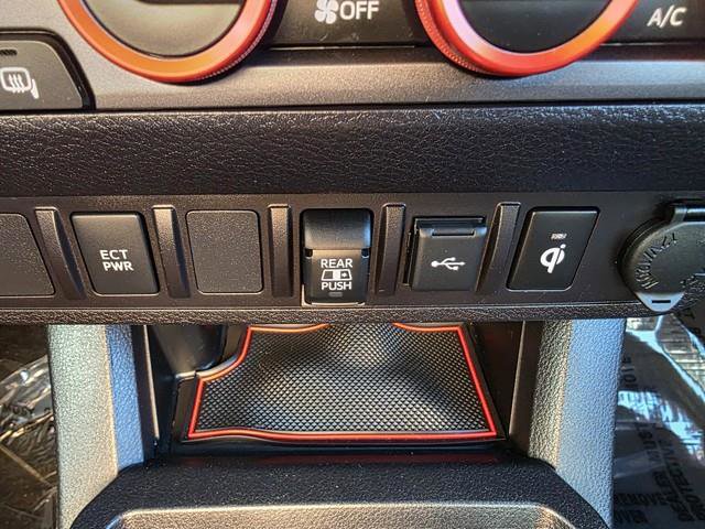 Used 2021 Toyota Tacoma TRD Off-Road image 16