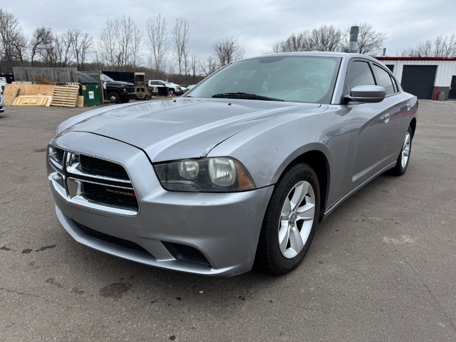 Used 2014 Dodge Charger SE RWD image 1
