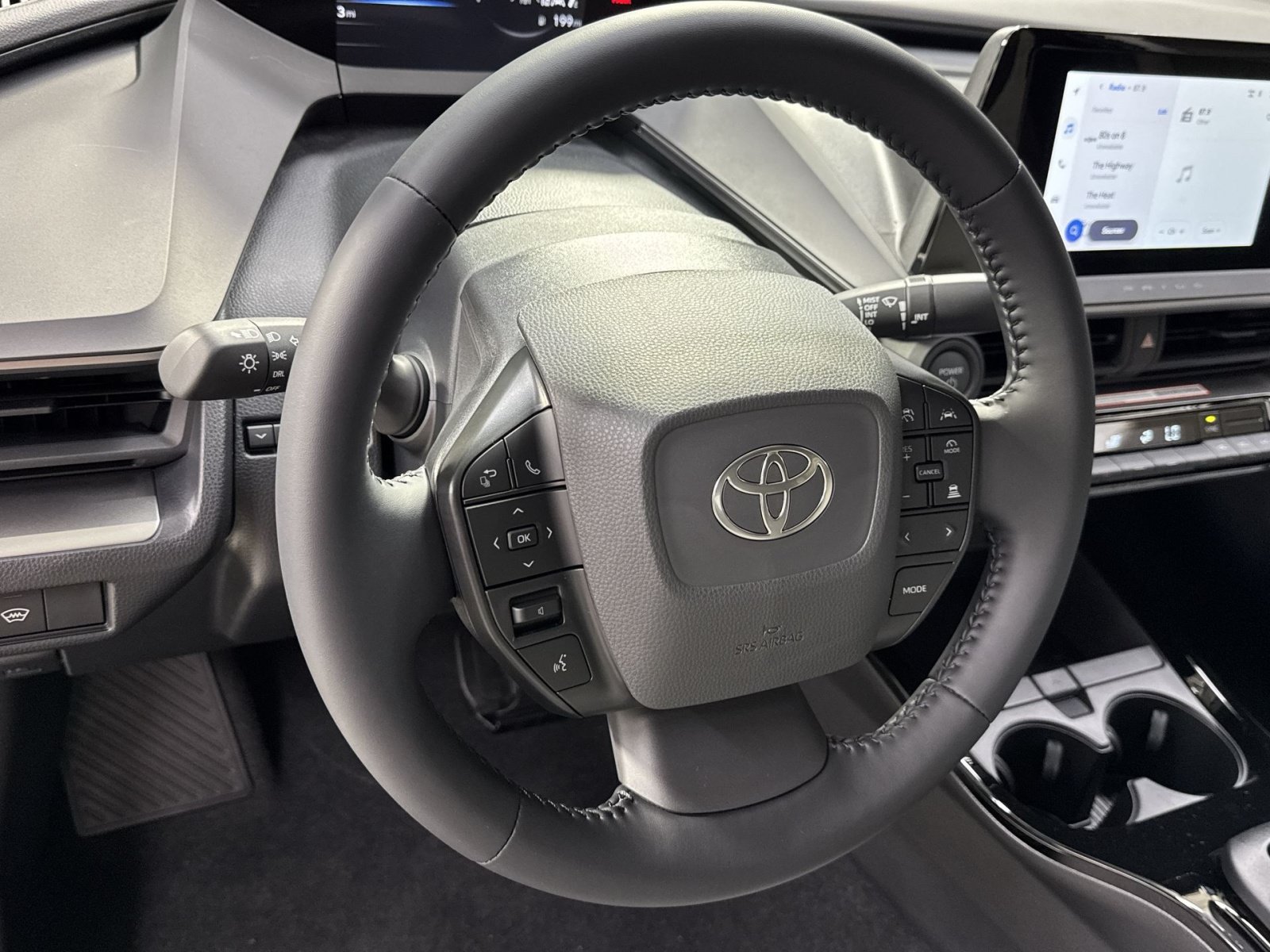 New 2027 Toyota Prius LE FWD image 24