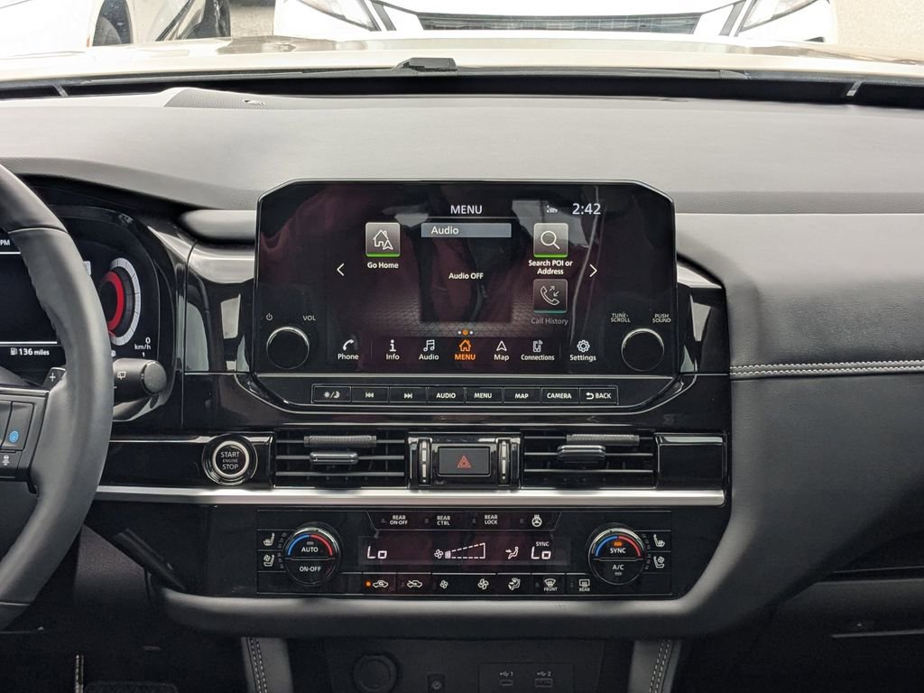 Used 2024 Nissan Pathfinder Platinum w/ Cargo Package image 18