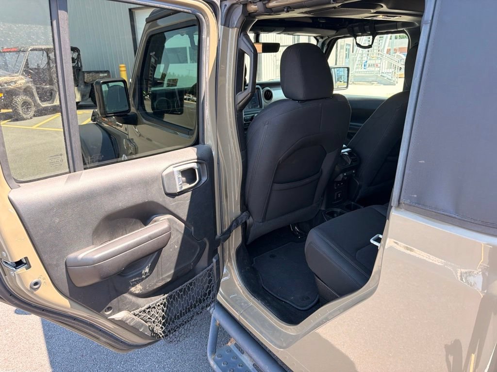 Used 2020 Jeep Gladiator Sport w/ Quick Order Package 24S AWD/4WD image 14