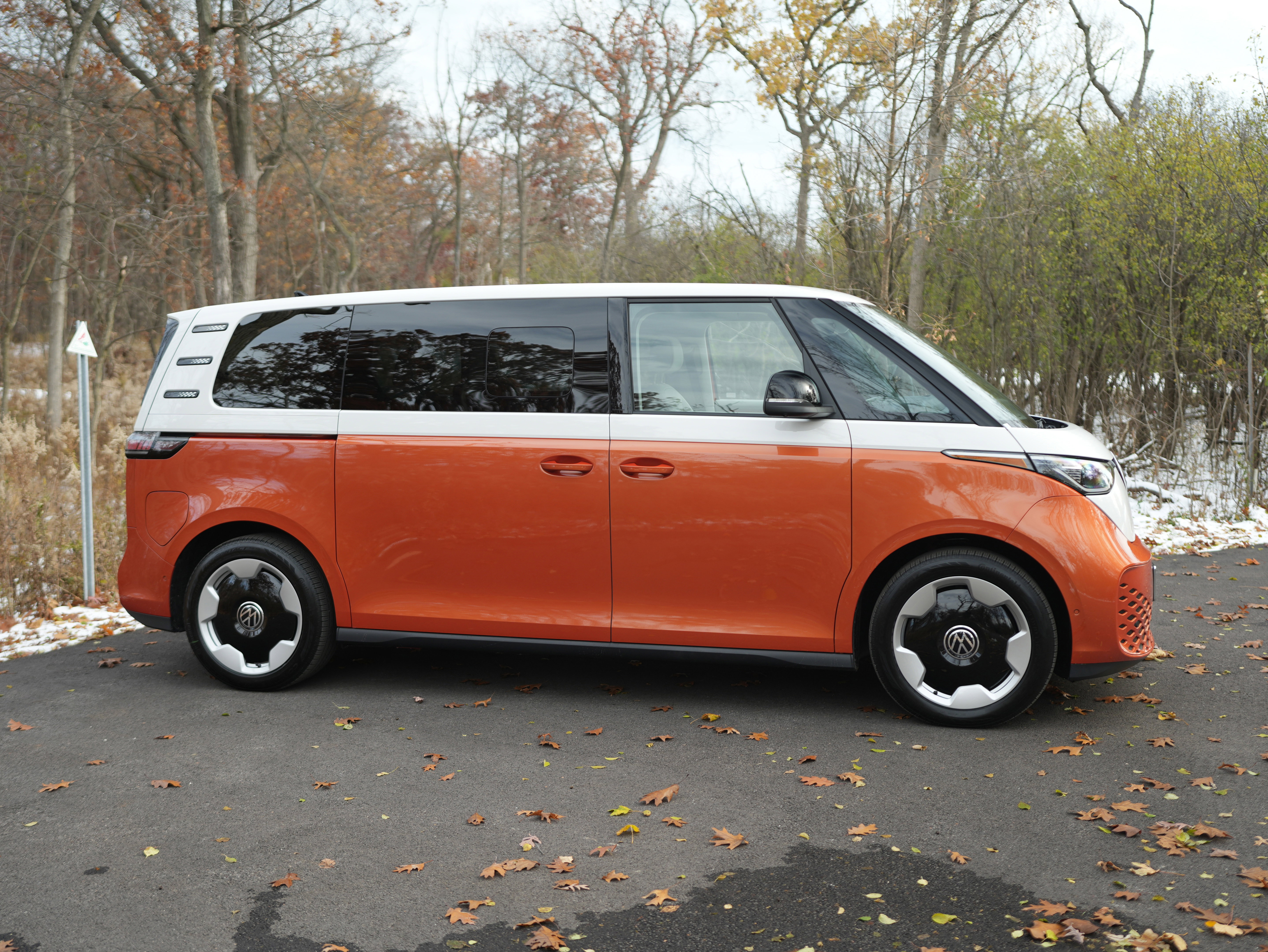 New 2025 Volkswagen ID. Buzz Pro S Plus image 9