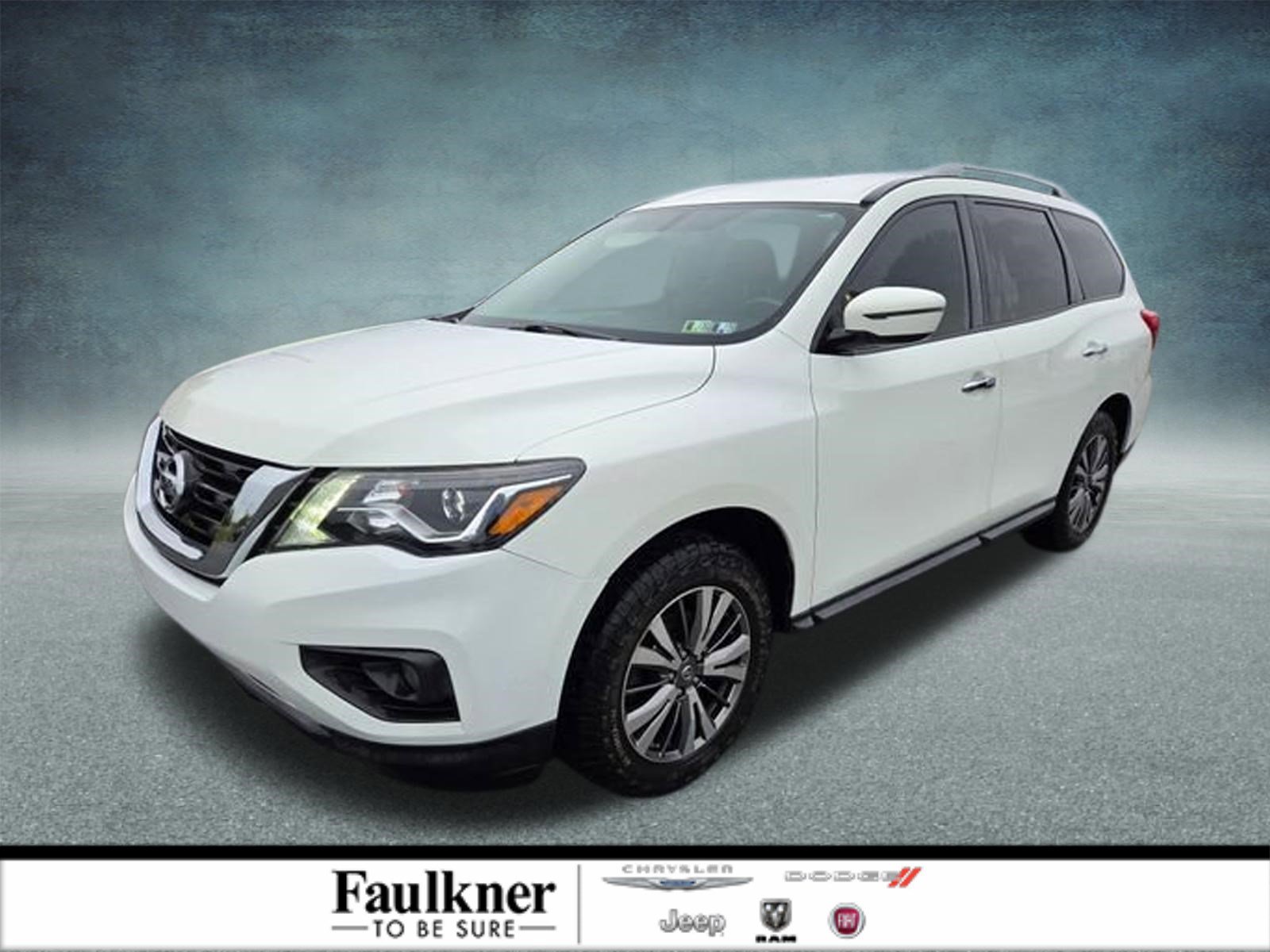 Used 2018 Nissan Pathfinder SV AWD/4WD image 1