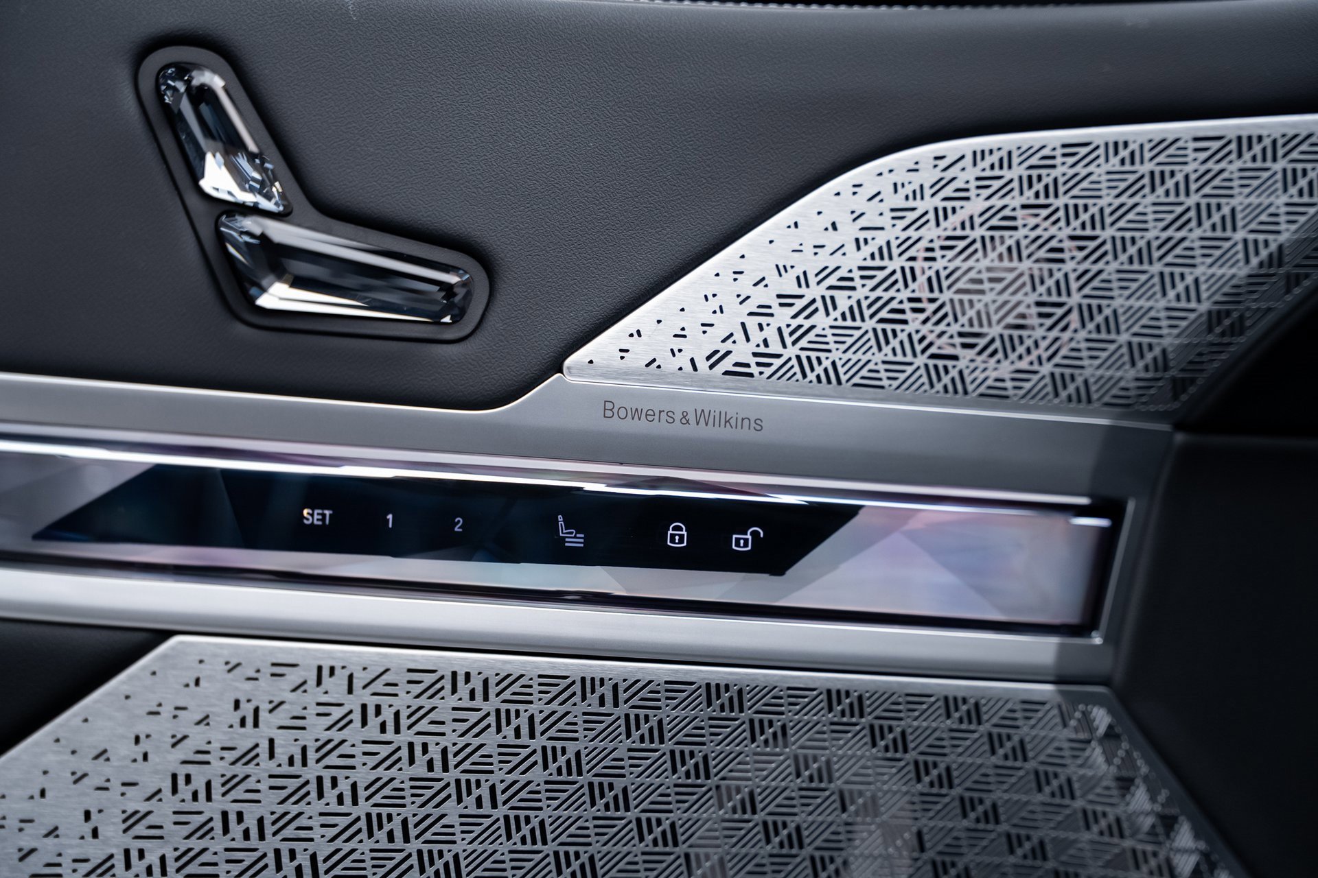 Used 2023 BMW i7 xDrive60 w/ Executive Package 2 image 53