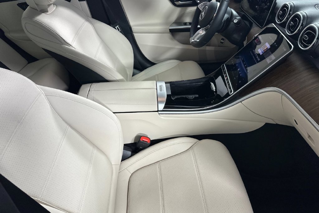 Certified 2026 Mercedes-Benz C 300 Sedan image 18