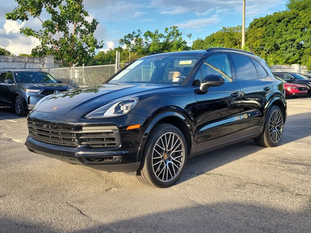 Used 2022 Porsche Cayenne Platinum Edition AWD/4WD image 2