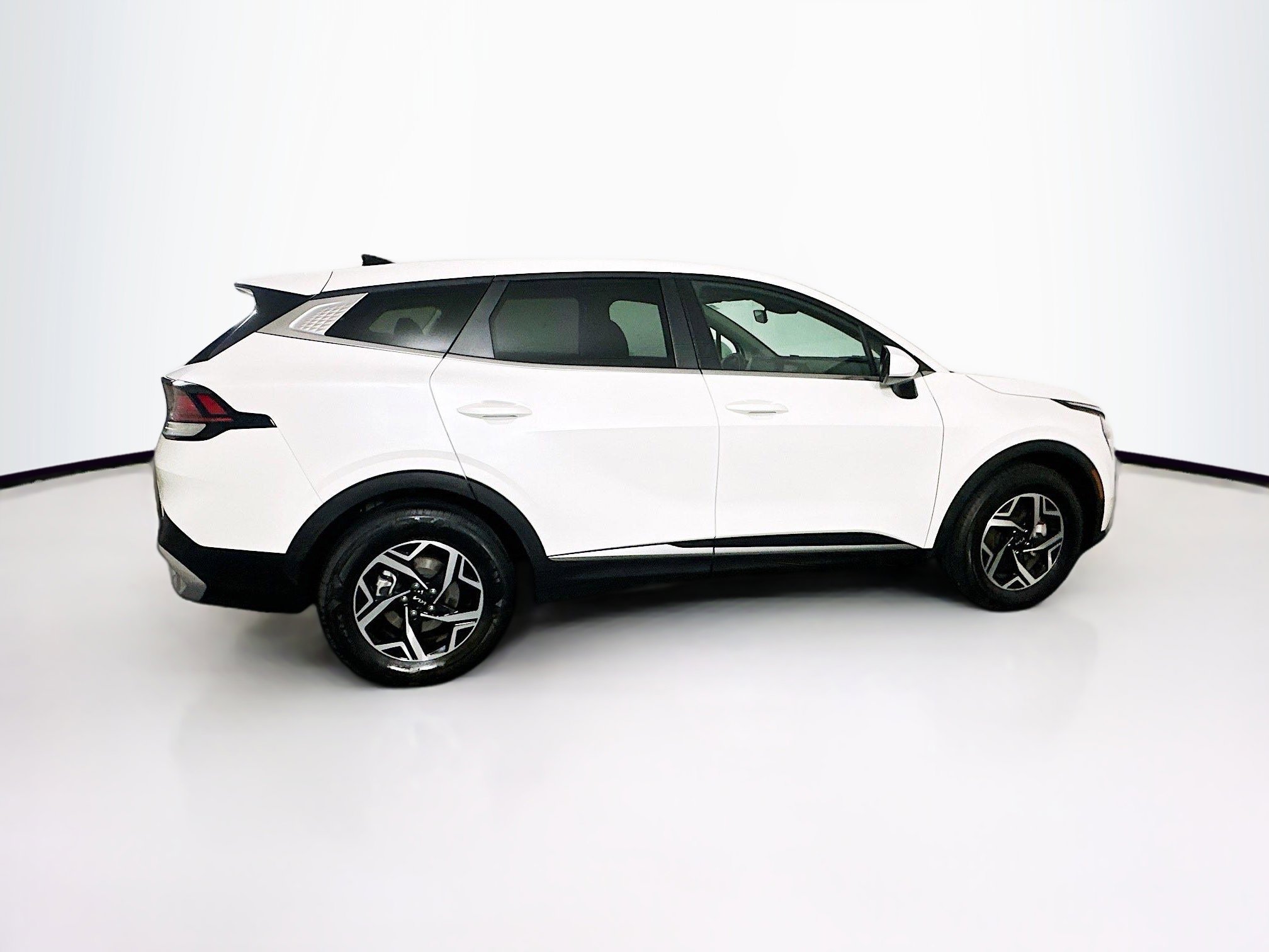 Used 2024 Kia Sportage LX image 10