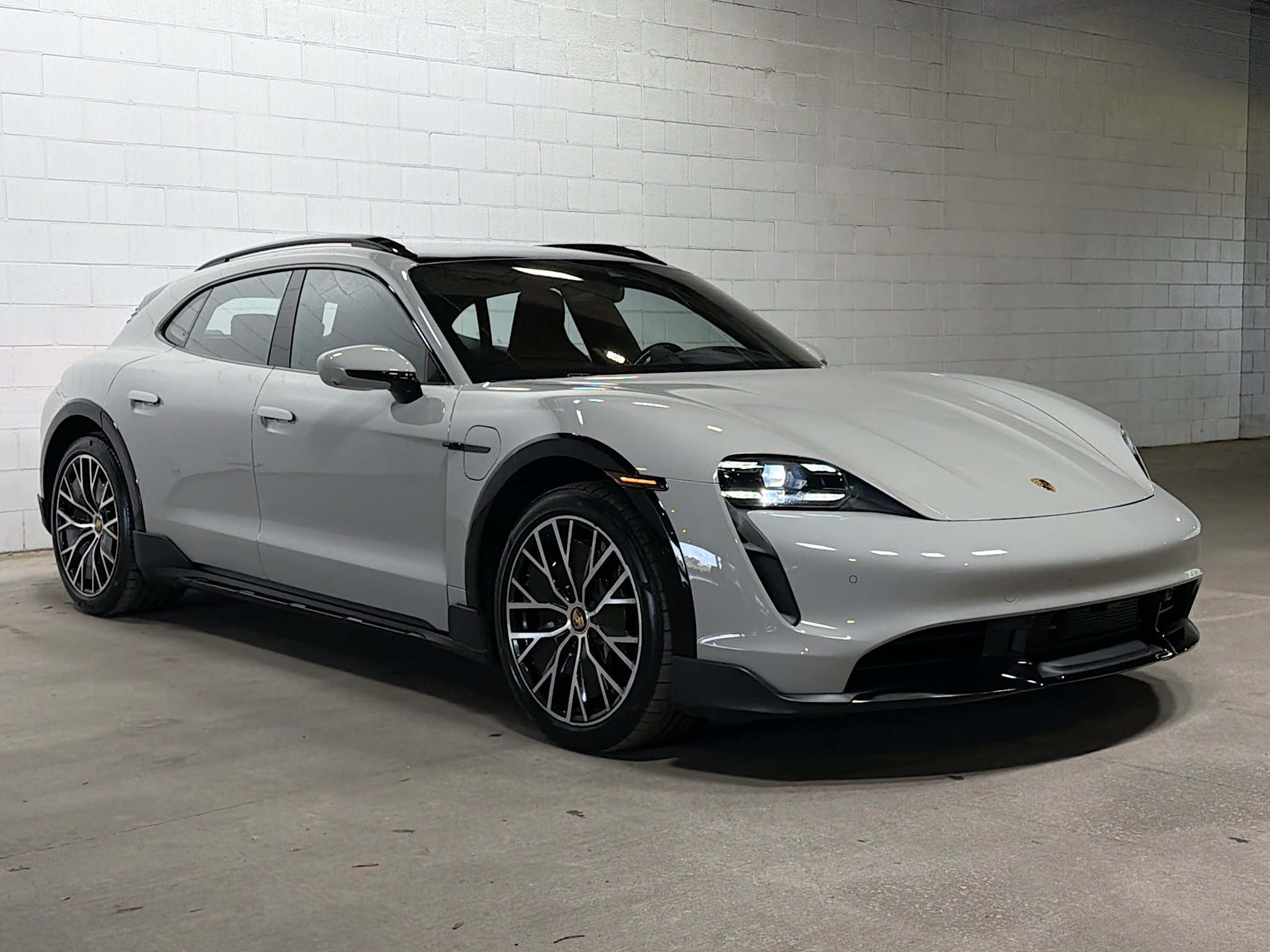 Certified 2022 Porsche Taycan Turbo S AWD/4WD image 6