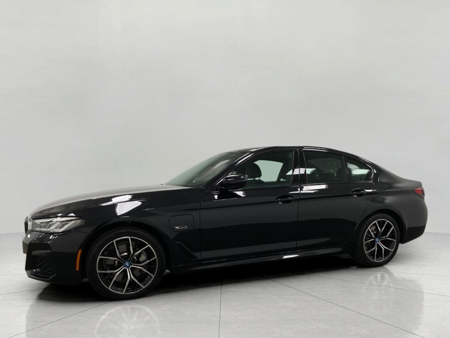 Used 2023 BMW 530e xDrive w/ Executive Package AWD/4WD image 8