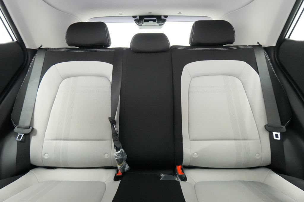 New 2026 Hyundai Venue SEL FWD image 17