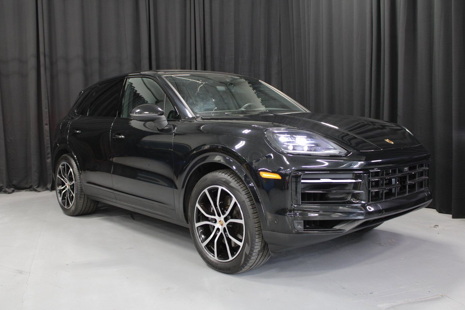 Certified 2025 Porsche Cayenne image 9