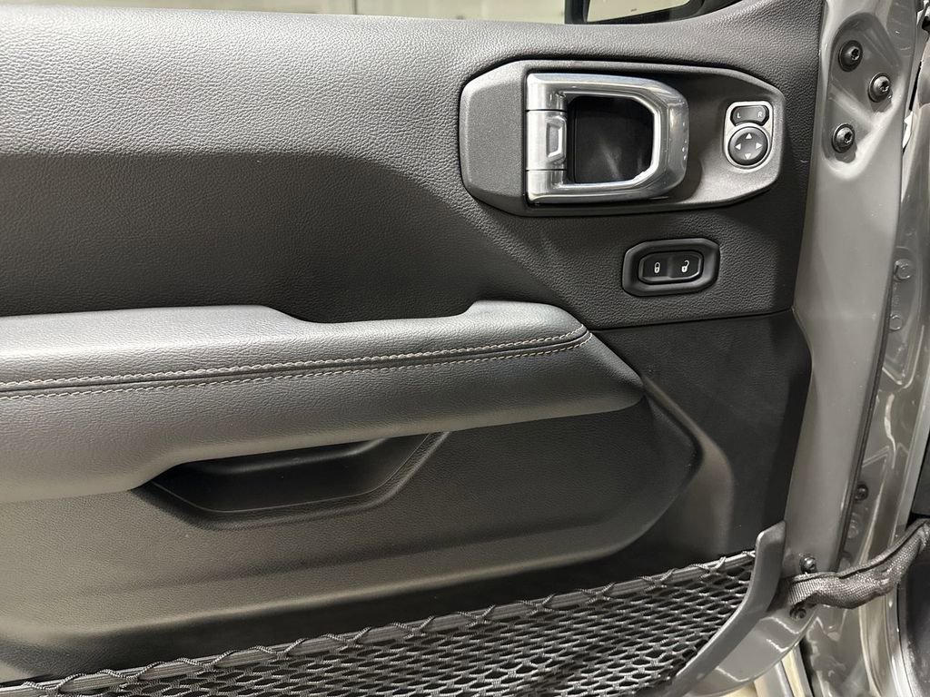 Used 2022 Jeep Wrangler Unlimited Rubicon w/ Xtreme Recon 35" Tire Package image 20