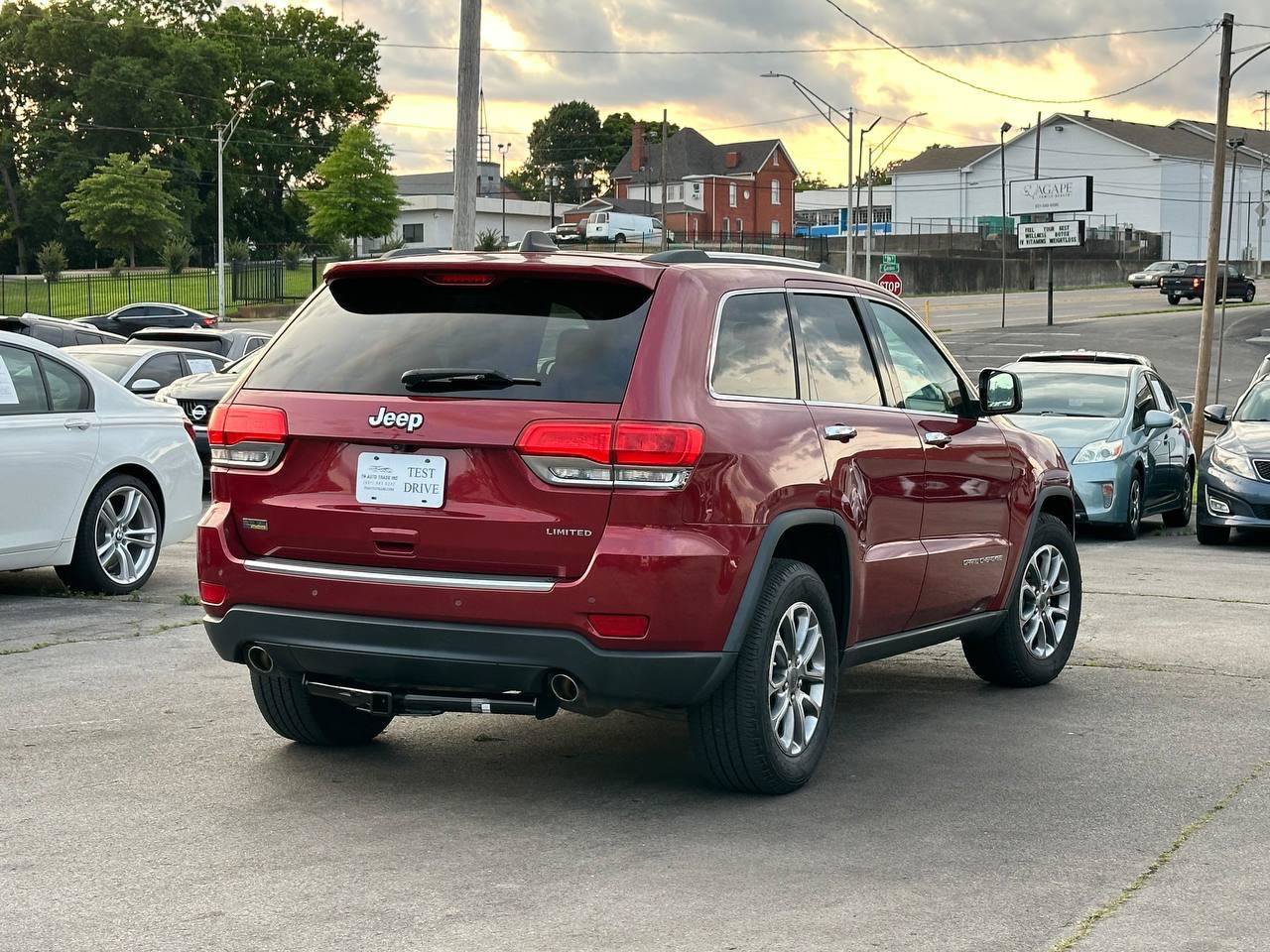 Used 2014 Jeep Grand Cherokee Limited RWD image 2
