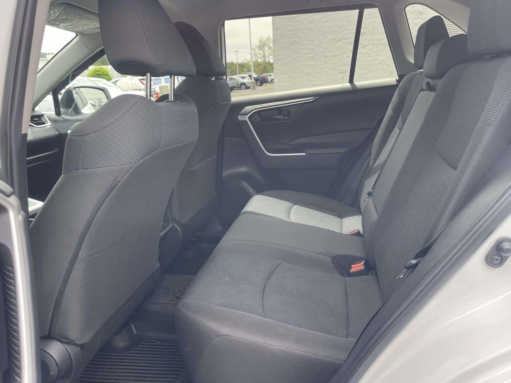Used 2022 Toyota RAV4 LE image 12