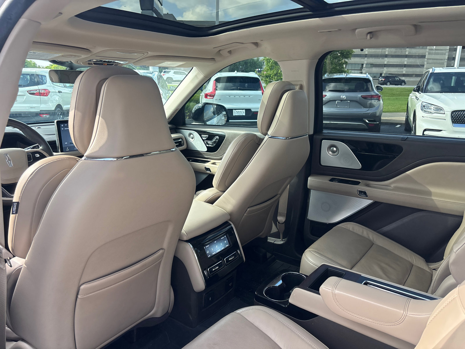 Used 2023 Lincoln Aviator Reserve w/ Equipment Group 201A AWD/4WD image 26