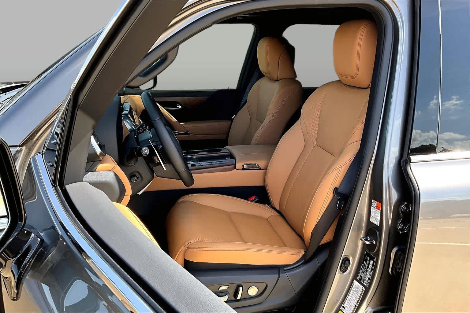 New 2026 Lexus LX 600 4WD w/ Luxury Package image 9