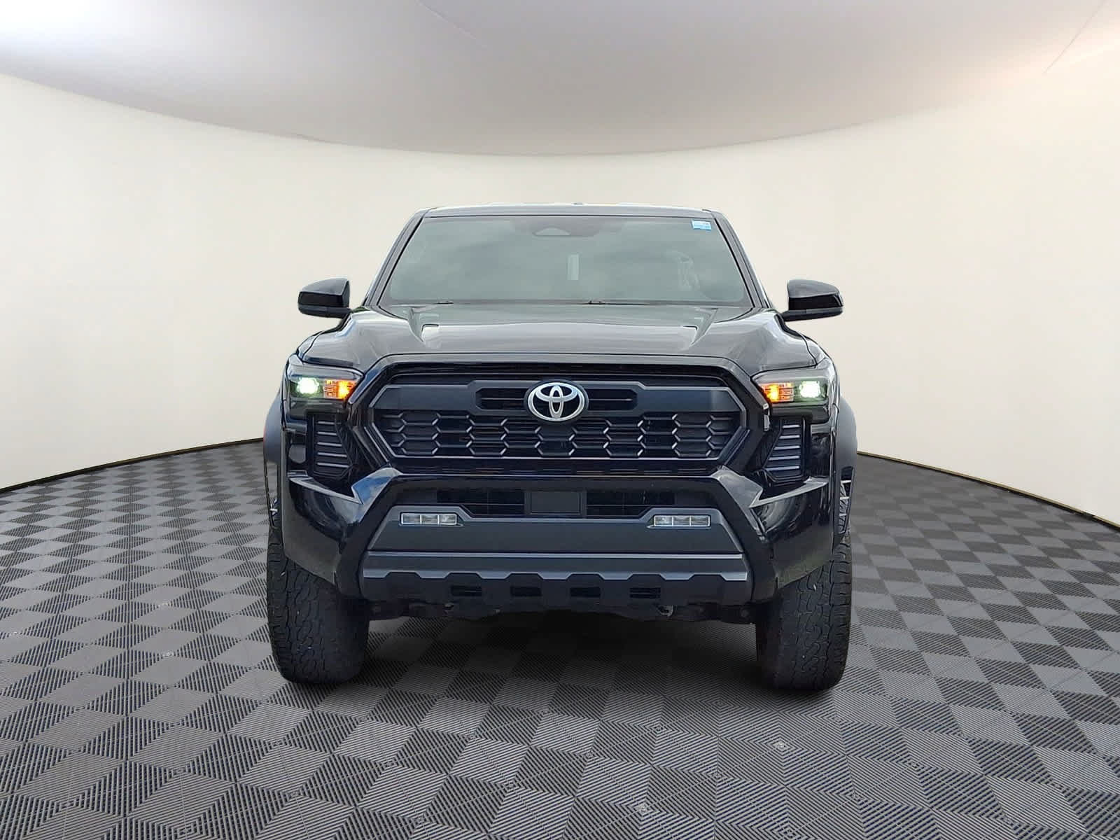 Used 2024 Toyota Tacoma TRD Off-Road AWD/4WD image 3