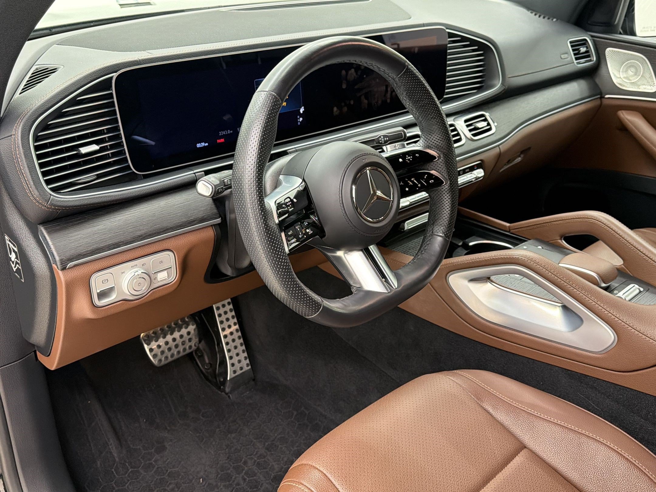 Used 2024 Mercedes-Benz GLS 450 4MATIC image 4