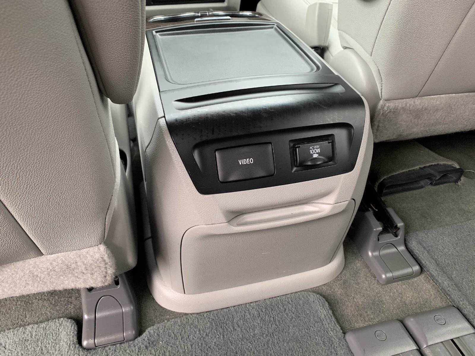 Used 2017 Toyota Sienna XLE Premium FWD image 33