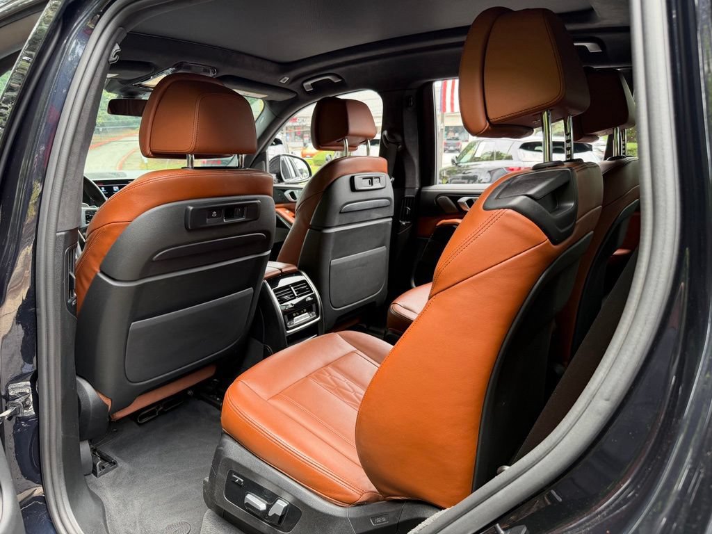 Used 2021 BMW X7 xDrive40i w/ M Sport Package AWD/4WD image 29