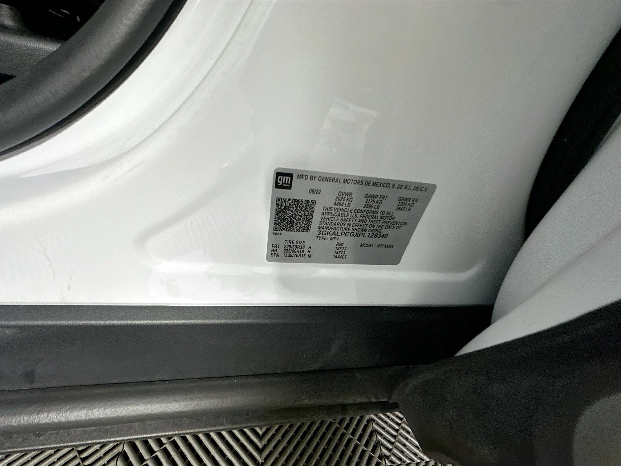 Used 2023 GMC Terrain SLT image 12