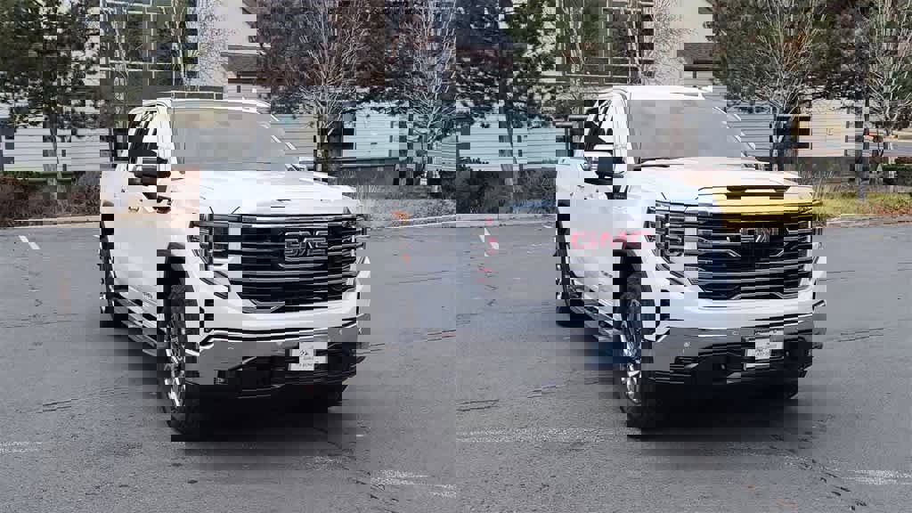 Used 2025 GMC Sierra 1500 SLT w/ SLT Premium Plus Package image 3