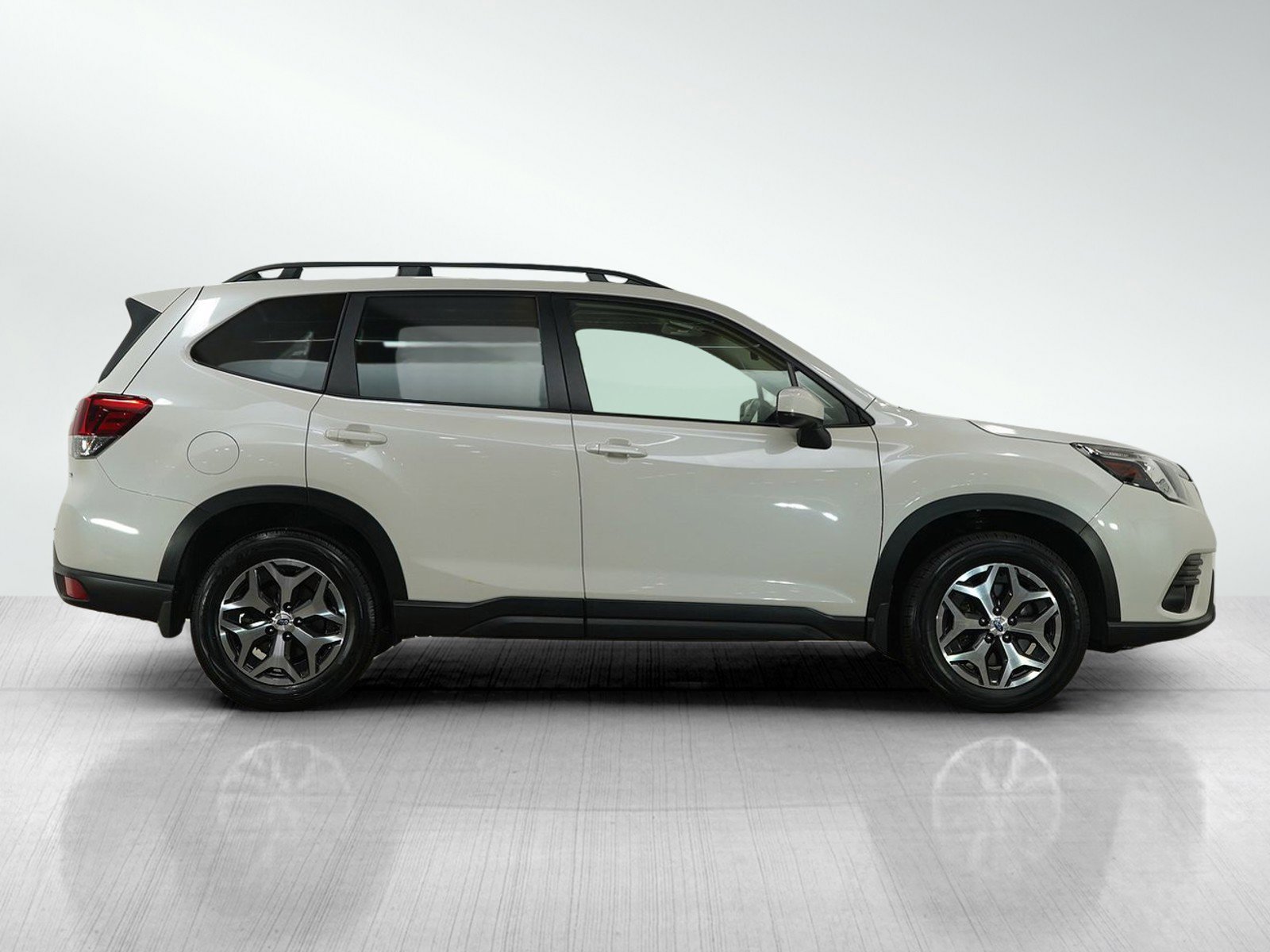 Used 2023 Subaru Forester Premium image 6