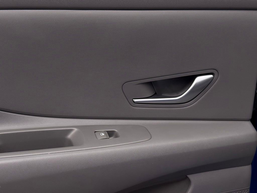 Used 2024 Hyundai Elantra SE image 35