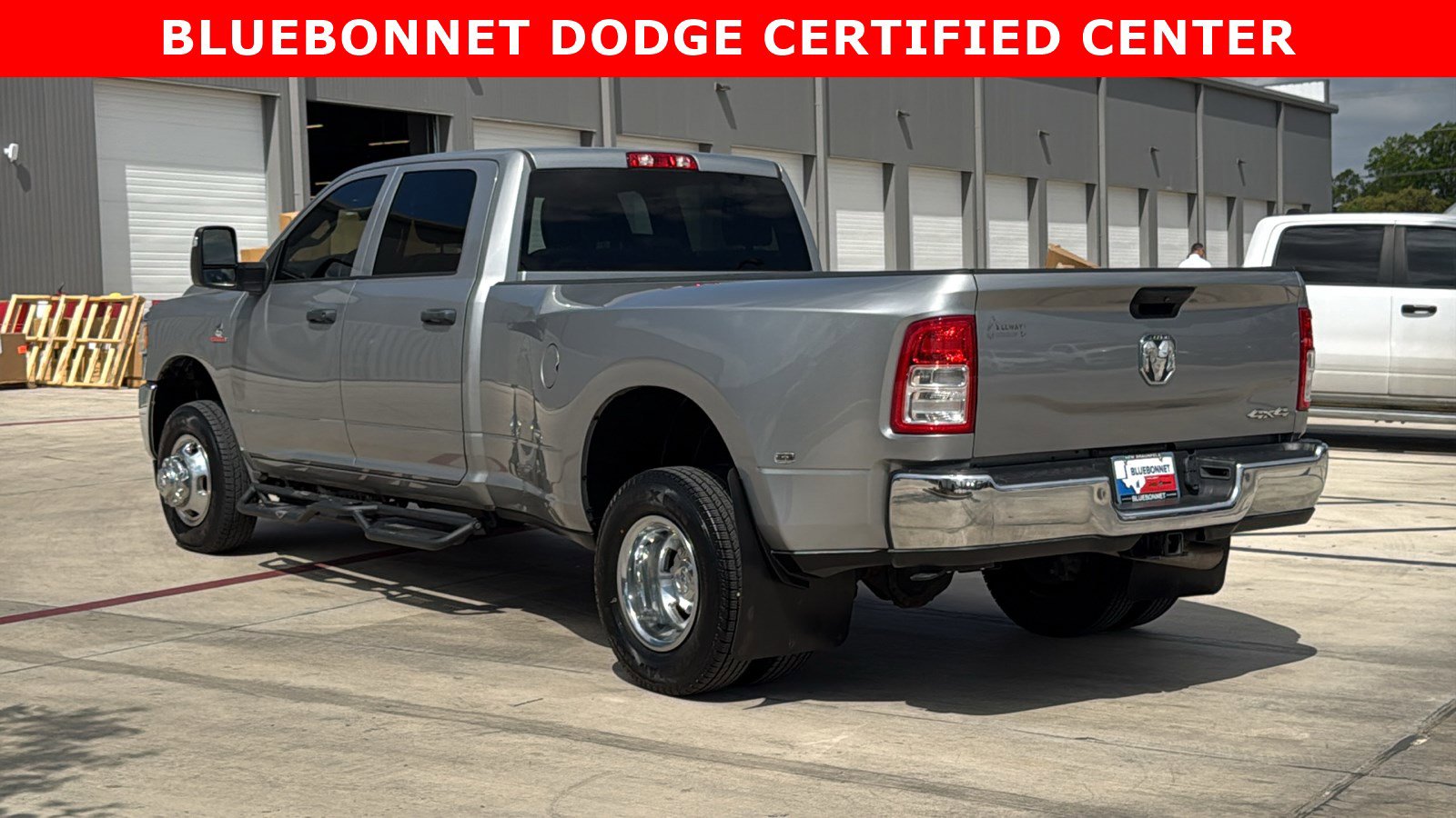 Used 2024 RAM 3500 Tradesman w/ Chrome Appearance Group image 7