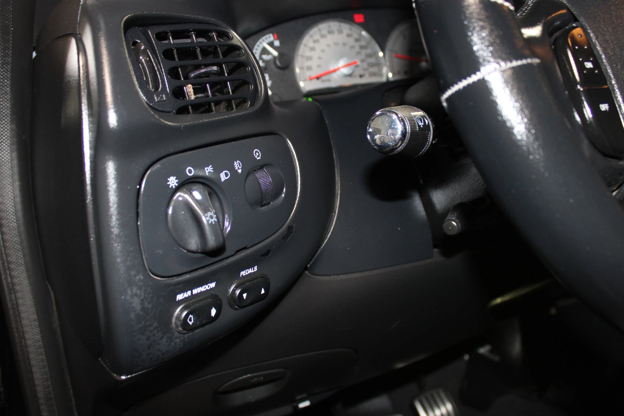 Used 2003 Ford F150 Harley-Davidson RWD image 19