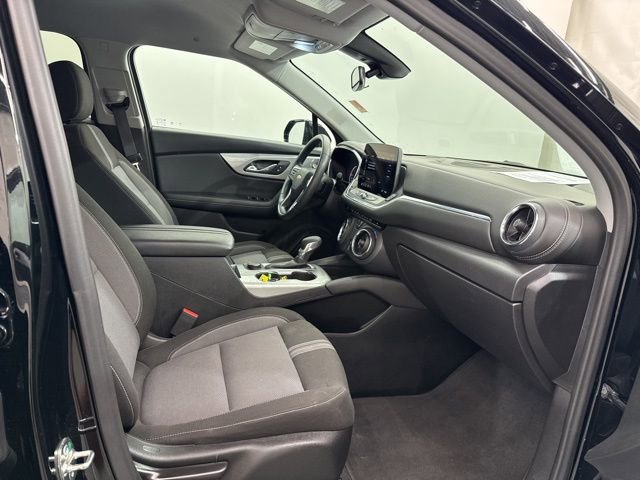 Used 2025 Chevrolet Blazer LT FWD image 16
