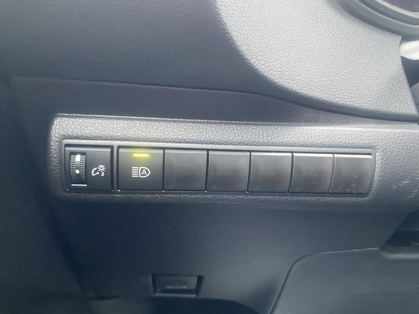 Used 2026 Toyota Corolla LE image 19