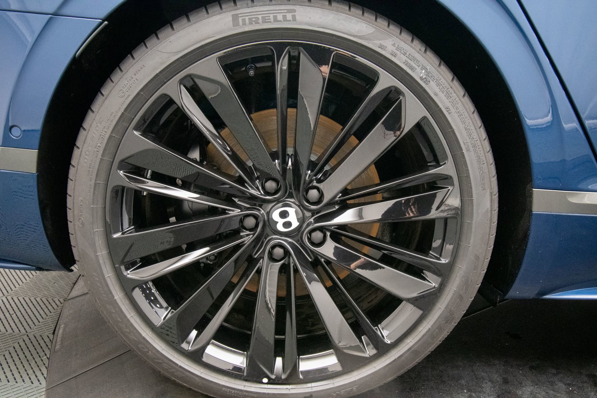 New 2026 Bentley Flying Spur Plug-In Hybrid AWD/4WD image 46