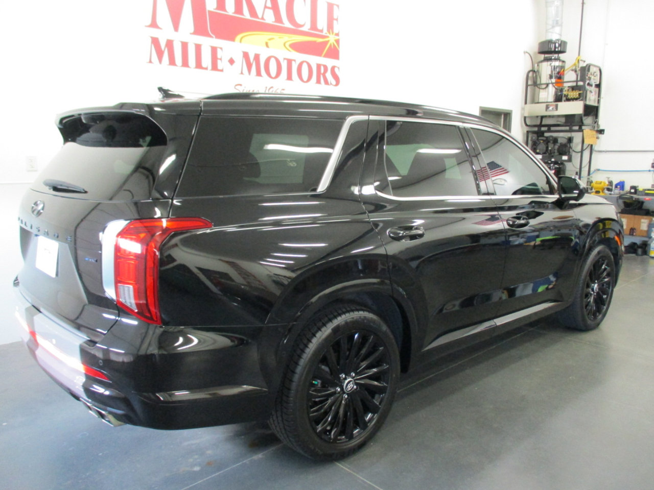 Used 2024 Hyundai Palisade Calligraphy image 7