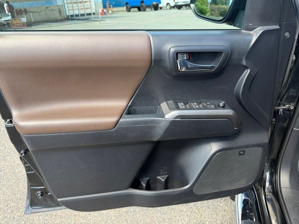 Used 2021 Toyota Tacoma Limited AWD/4WD image 20