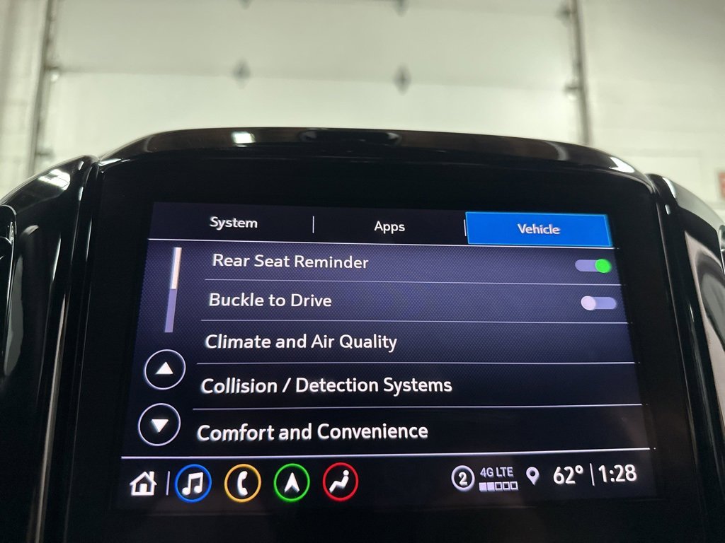 Used 2023 Chevrolet Traverse RS image 36