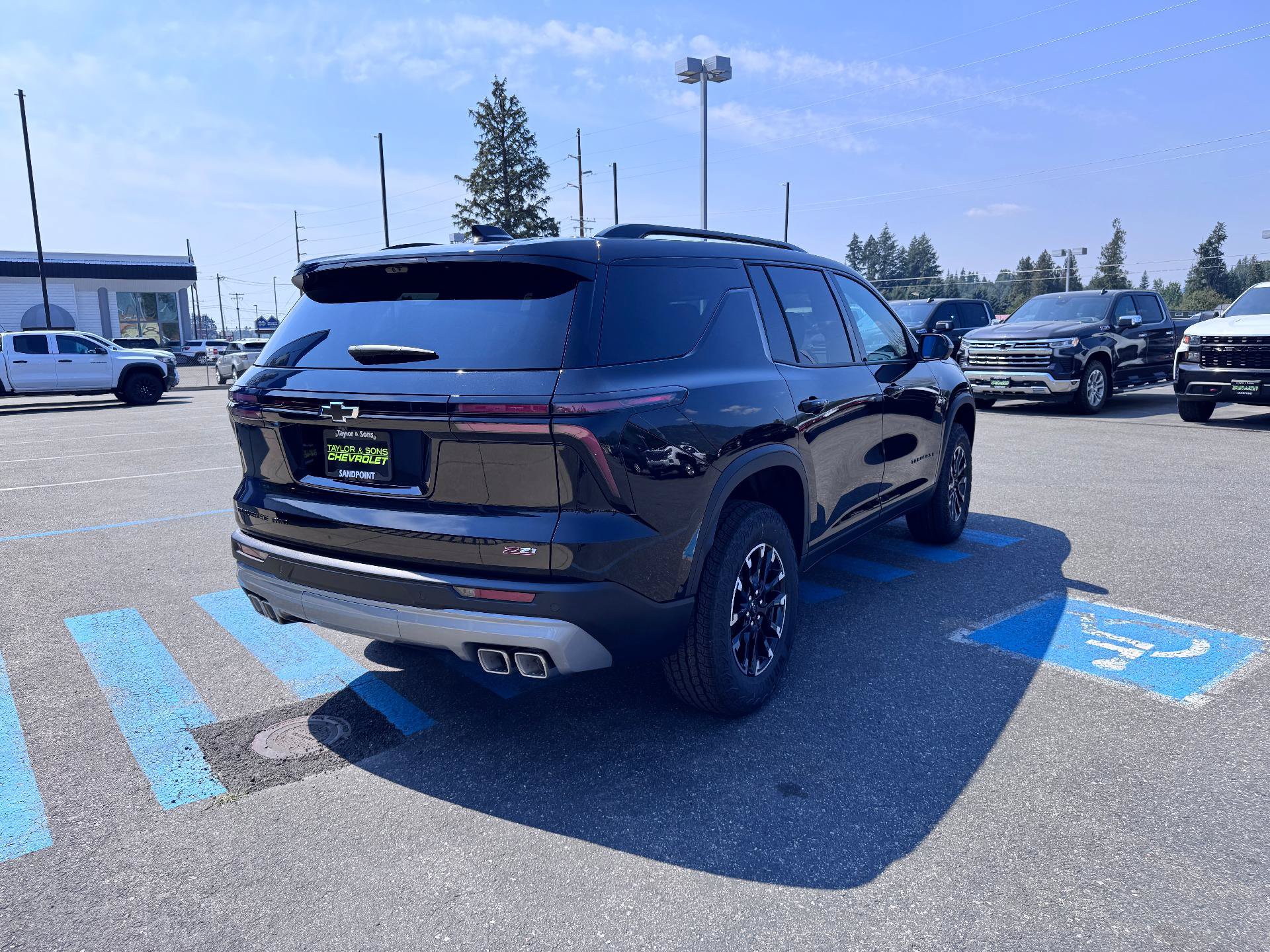 New 2026 Chevrolet Traverse Z71 w/ Enhanced Driving Package AWD/4WD image 7