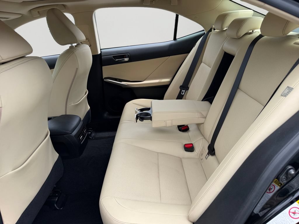 Used 2015 Lexus IS 250 w/ Premium Package RWD image 10