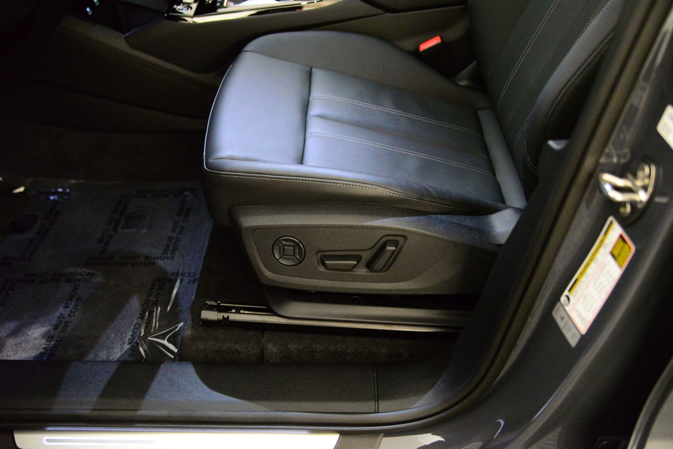 Certified 2025 Audi Q6 e-tron Premium w/ Convenience Package image 10