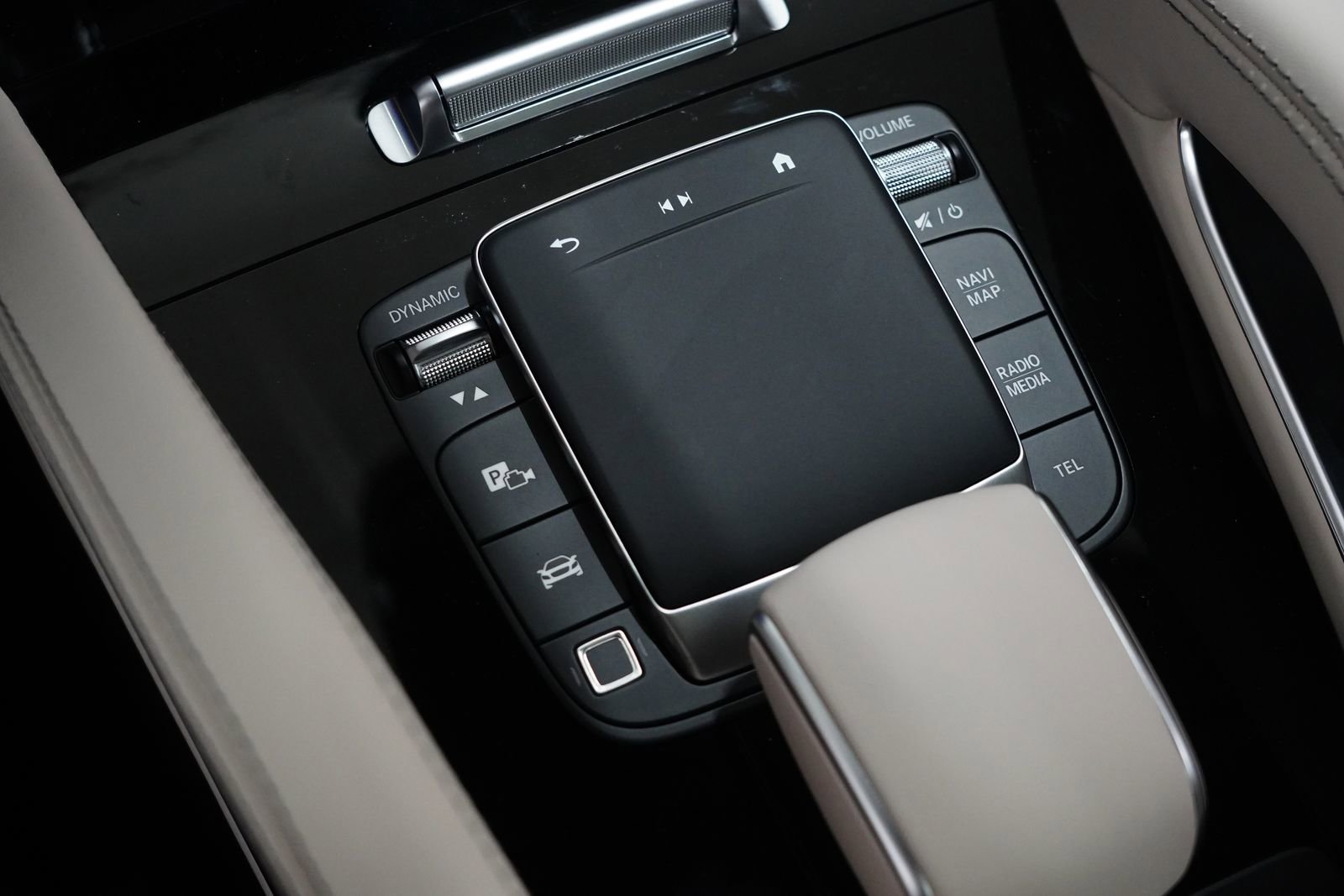 New 2026 Mercedes-Benz GLE 53 AMG 4MATIC Coupe image 32