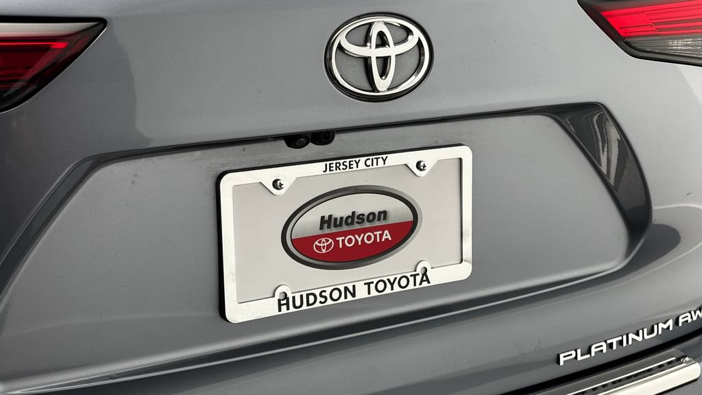 Used 2023 Toyota Highlander Platinum AWD/4WD image 8