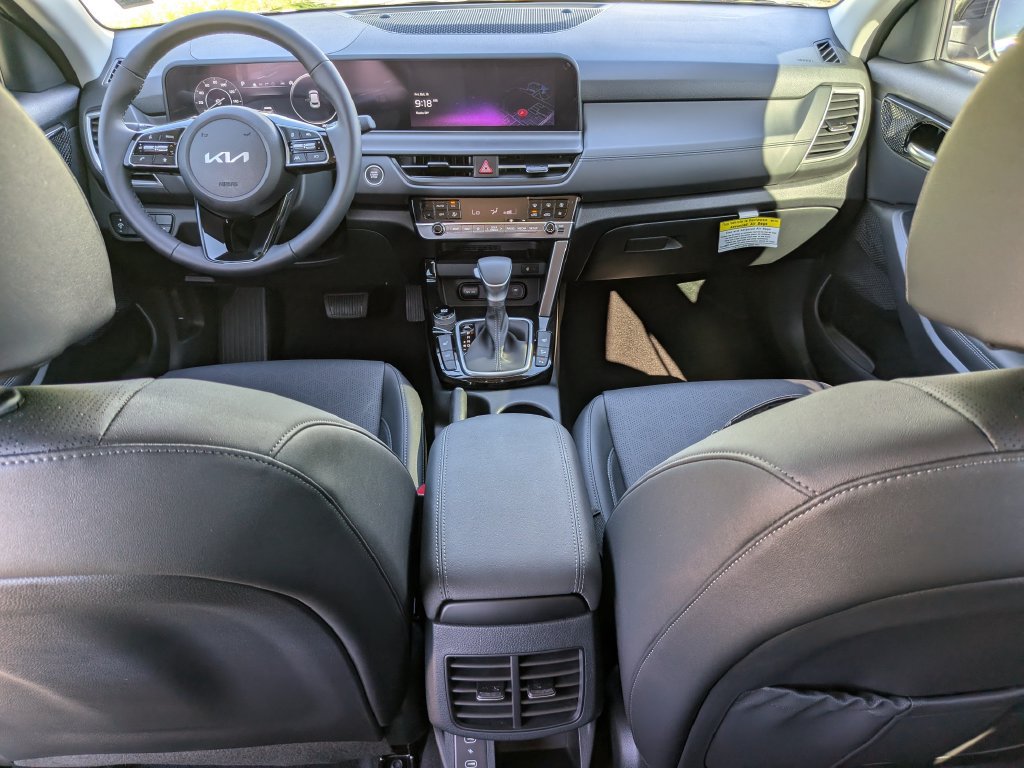 Certified 2026 Kia Seltos EX FWD image 15