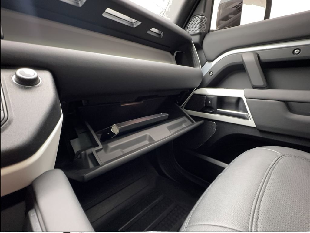 Used 2024 Land Rover Defender 110 S image 48