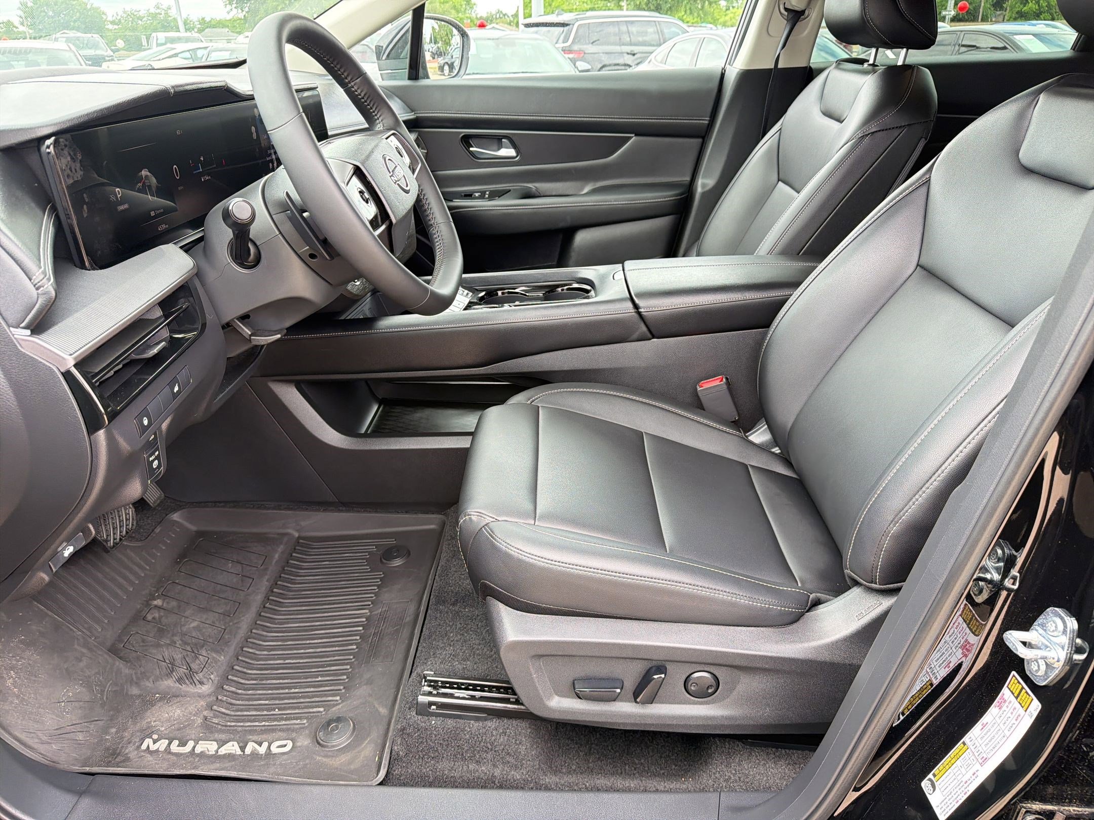 Used 2025 Nissan Murano SV FWD image 5
