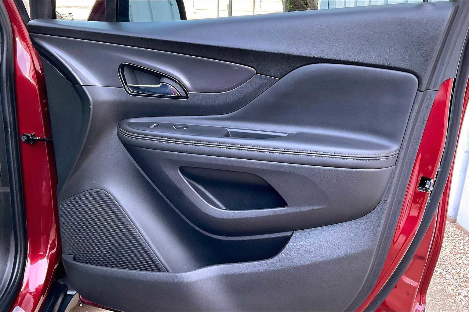 Used 2022 Buick Encore Preferred w/ Safety Package image 18