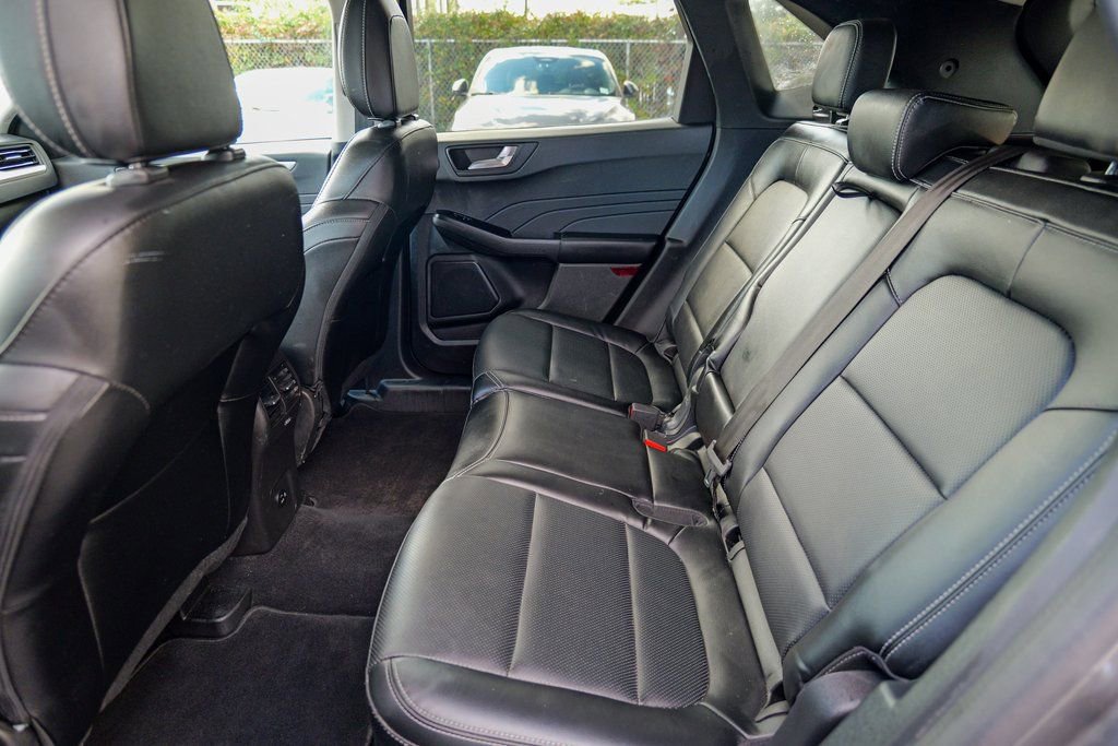 Used 2022 Ford Escape SEL w/ Technology Package image 26