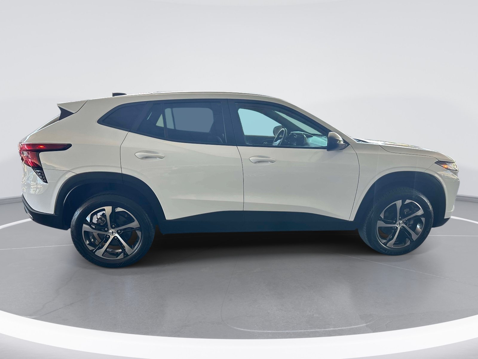 Certified 2024 Chevrolet Trax RS w/ Driver Confidence Package FWD image 4