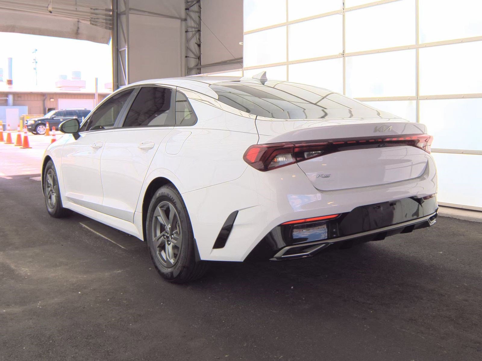 Used 2022 Kia K5 LXS FWD image 6